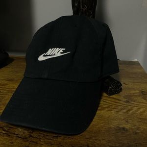 Black Nike Heritage86